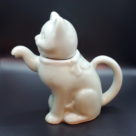 Caledon Green Glazed Cat Teapot - Picture 2 of 10